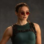 Sebagai Lara Croft, Sophie Turner memamerkan tubuh kekarnya dari latihan 8 jam sehari