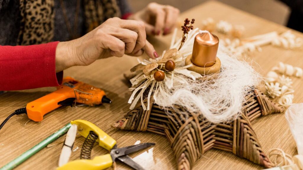 Ketika Kerajinan Tangan Menjadi Jembatan Ketenangan dan Kebahagiaan