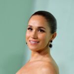 Meghan Markle Tampil Glamor Tanpa Pangeran Harry di Acara Penggalangan Dana ala Hollywood Jadul