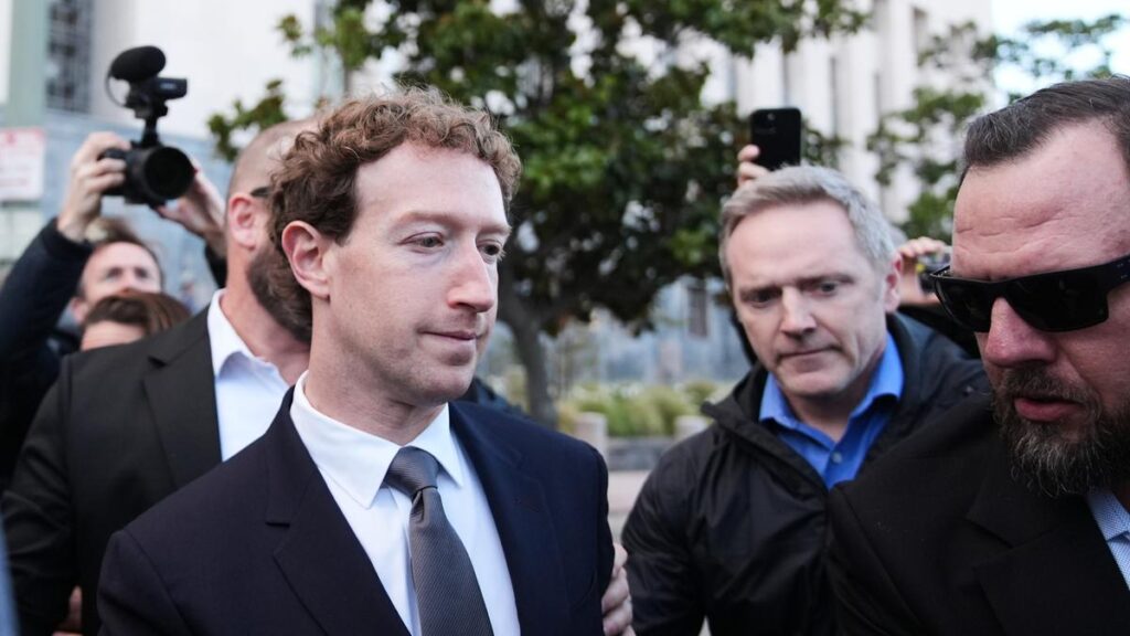 Saya Berhubungan dengan Tim Cook tentang Dampak Media Sosial pada Remaja