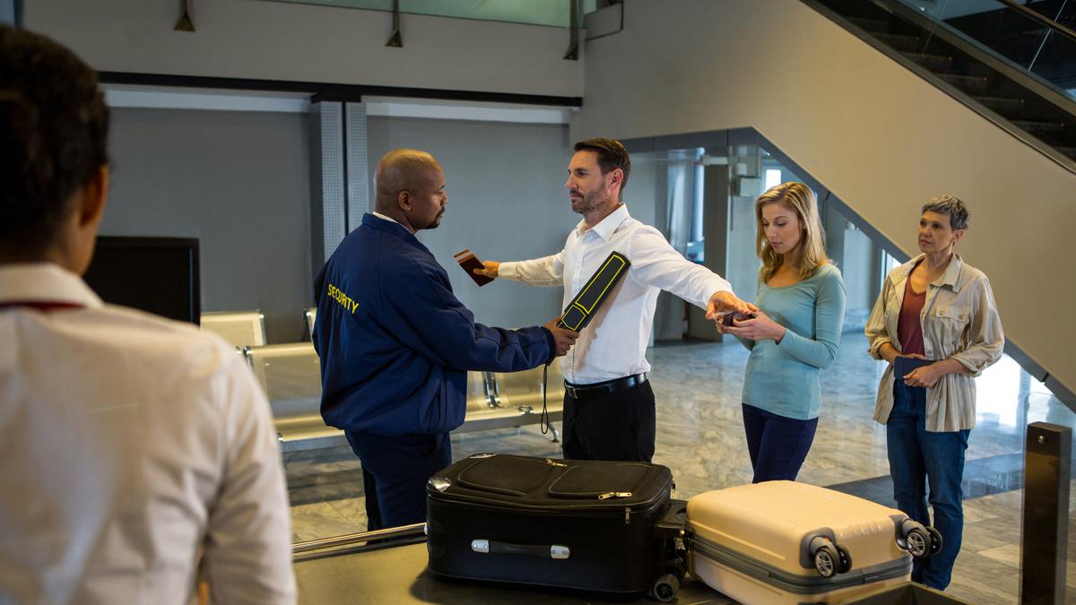 Thailand disebut-sebut melakukan pemeriksaan penumpang secara manual sehingga memicu kekhawatiran petugas bandara