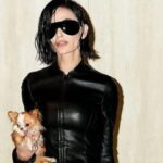 Demi Moore Tampak Hampir Tak Dikenali dengan Gaya Rambut Bob di Milan Fashion Week 2026